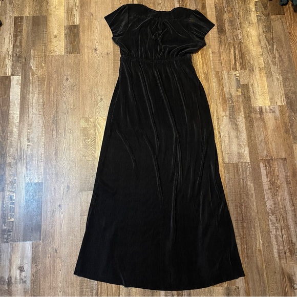 Athena Pleated Maxi Dress - Picture 2 of 8